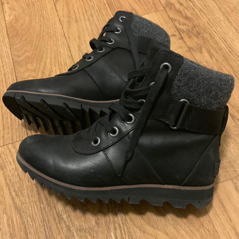 EUC Sorel boots!!!